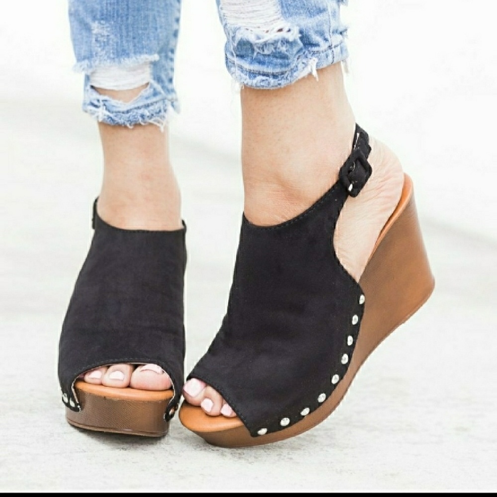 BELLA MARIE BLACK WEDGE SANDALS